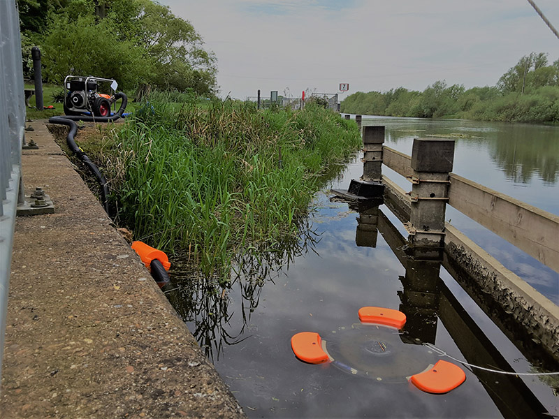 Weed Skimmer - Picture 3 Weed Skimmer connected to Vikopump